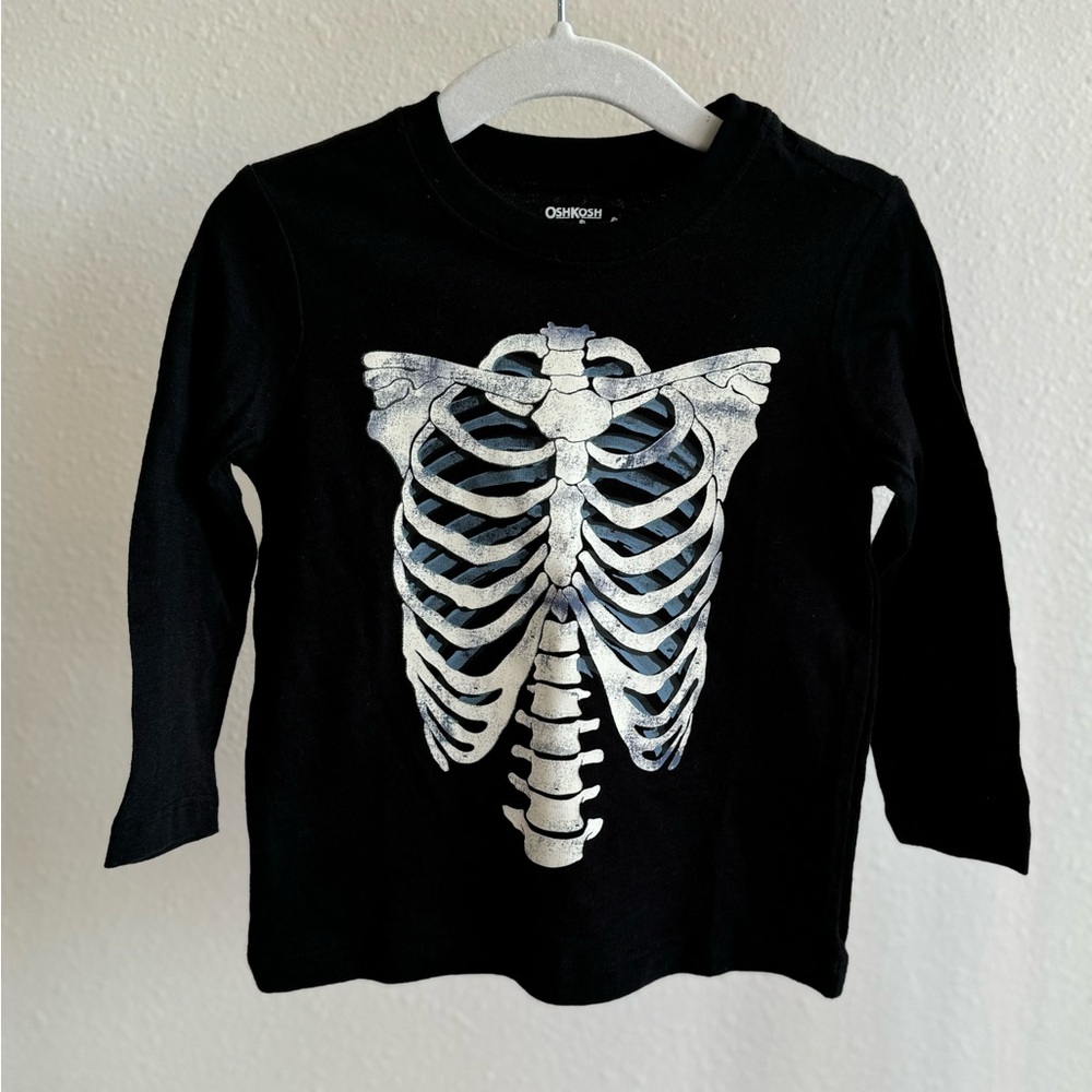 NWOT OSHKOSH B’GOSH | Halloween Skeleton Glow-in-the-Dark Shirt
